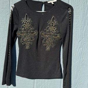 I’m cleaning my closet. Like new elegant shirt.